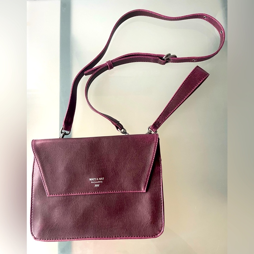 Matt & Nat Vegan Leather Slim Clutch Wristlet Crossbody Bag - Burgundy